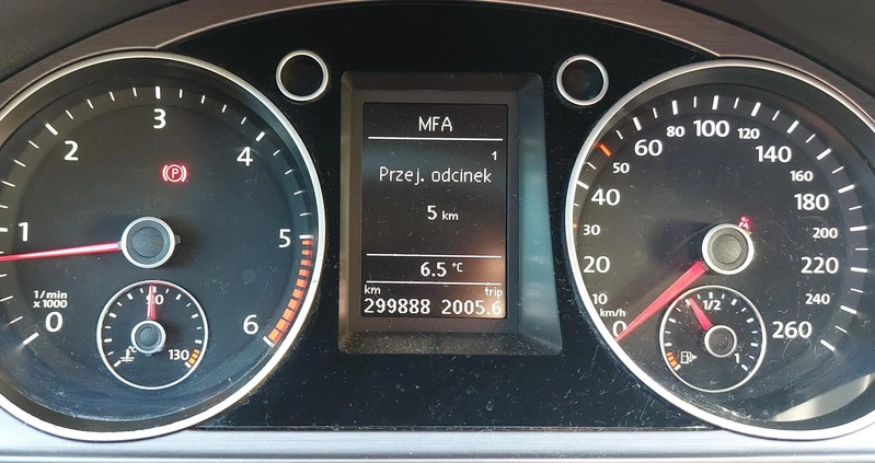 Volkswagen Passat cena 24500 przebieg: 299000, rok produkcji 2013 z Zambrów małe 121